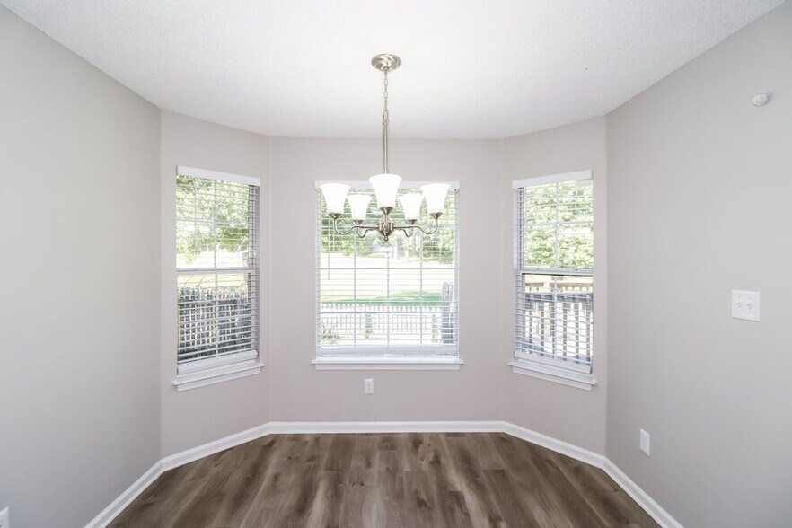 Building Photo - 9598 Daly Dr