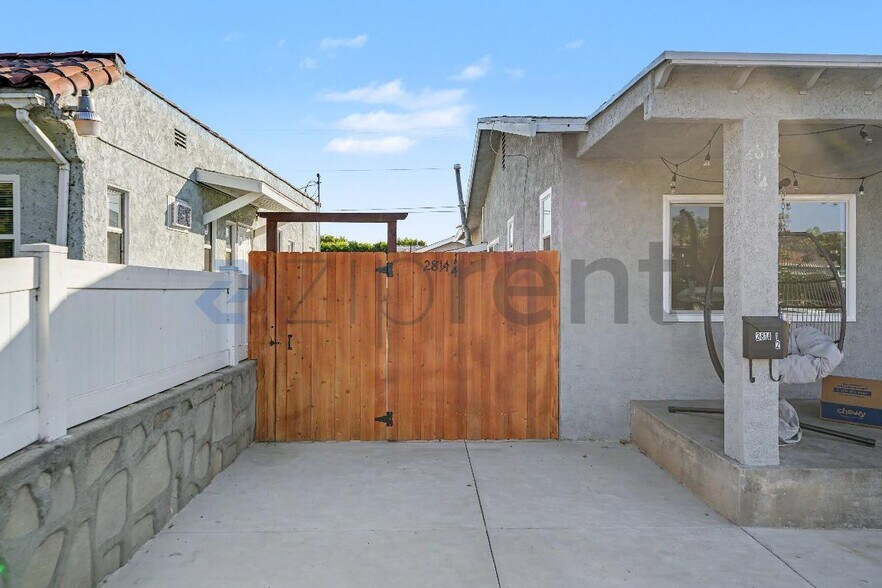 Building Photo - Unit
