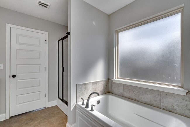 Building Photo - Beautiful New 3 Bed 2 Bath Home in Greenfield Station!