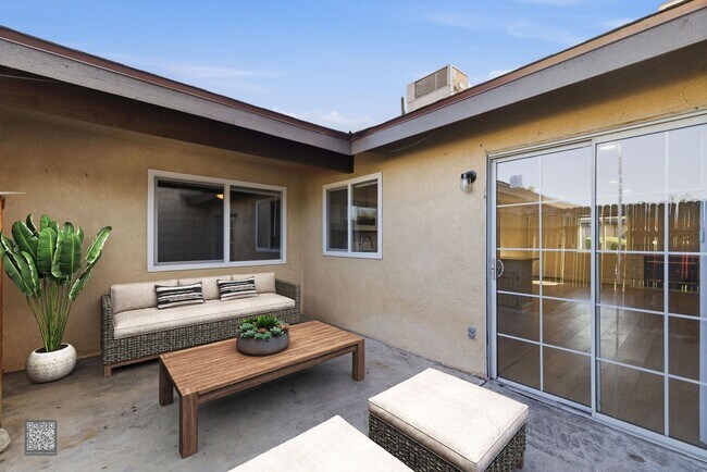 Building Photo - $1,000 Off First Month's Rent | 3-Bedroom Home with Detached 2-Car Garage, Fireplace & Private Patio
