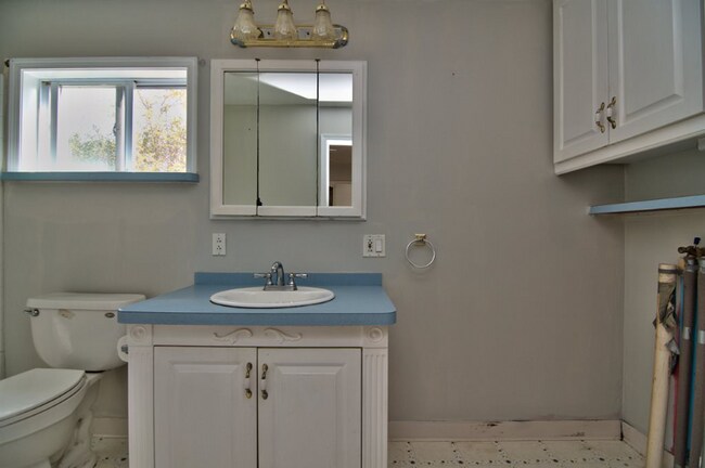 Building Photo - 359 Hanover St