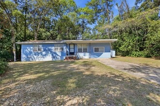 Building Photo - 1904 Dahlia Dr