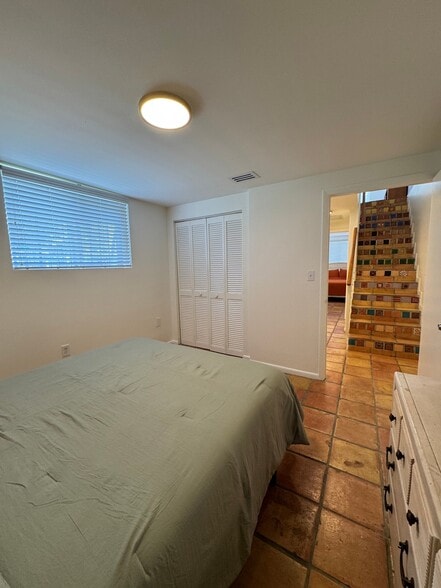 Building Photo - 1460 Ocean Dr