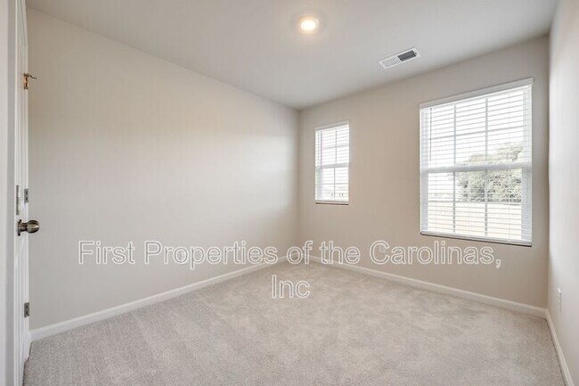 Building Photo - 143 Morning Gap Pkwy