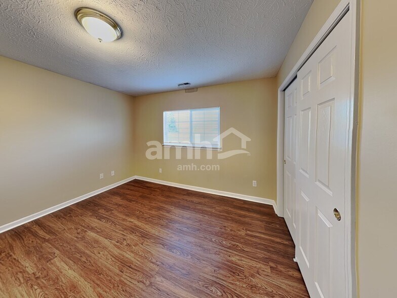 Building Photo - 1777 Woodstock Dr