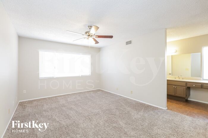 Building Photo - 6562 Appletree Cir