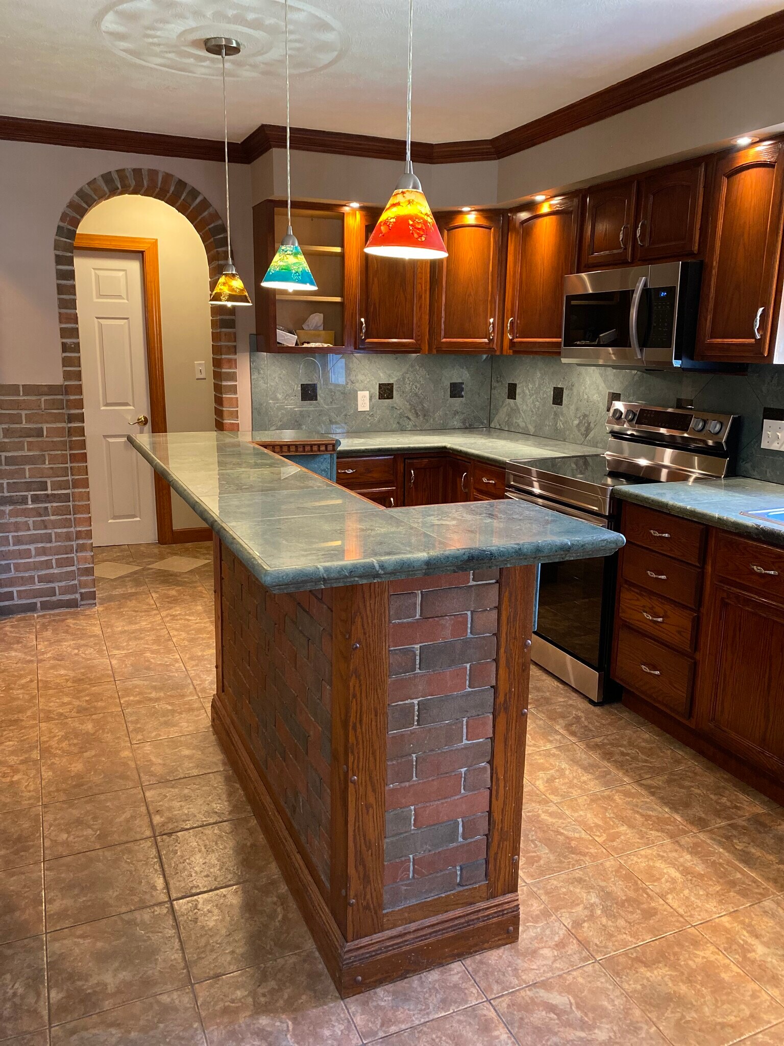 Building Photo - 2223 Noble St