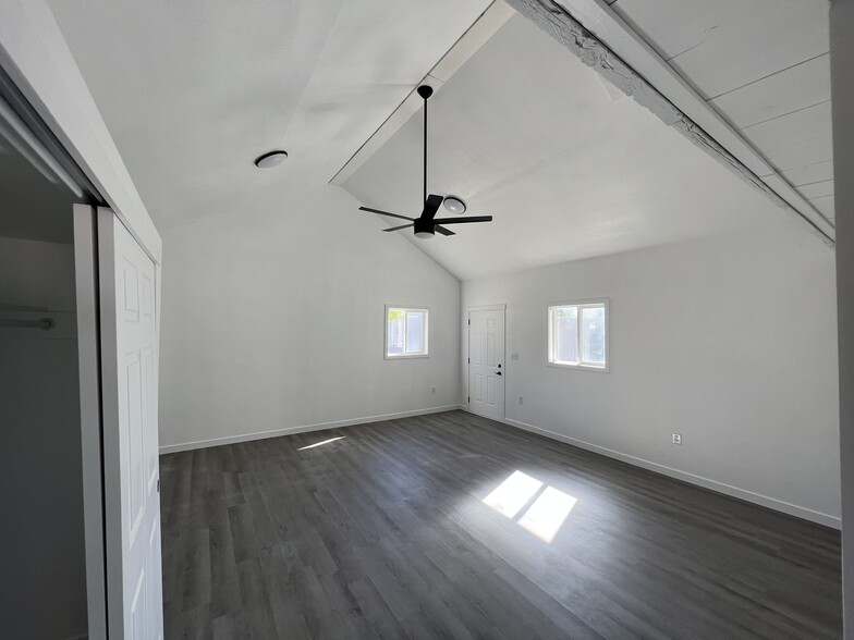 Building Photo - 614 N 550 E