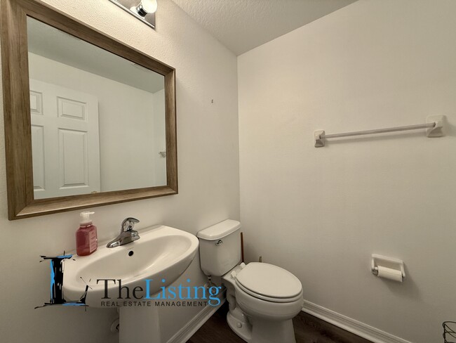 Building Photo - 4052 Alan Dr