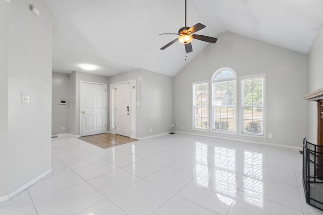 Building Photo - 1435 Amy Ave