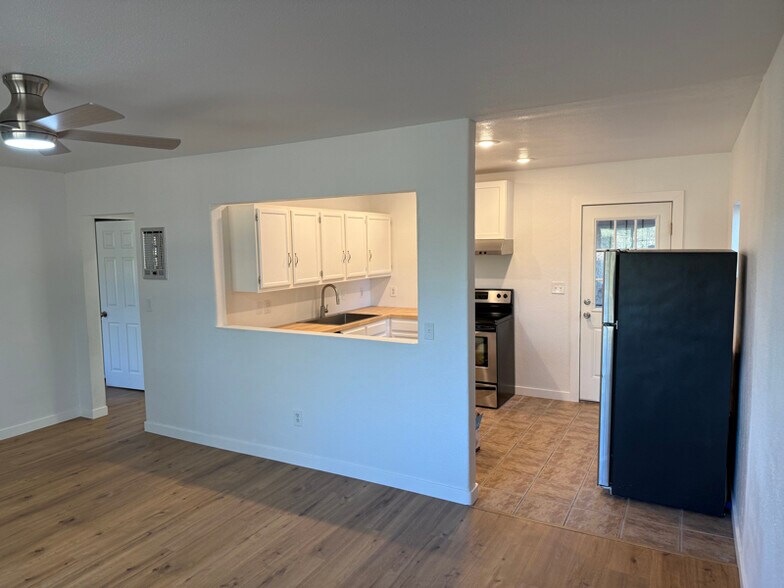 Building Photo - 1373 Real Way Ln