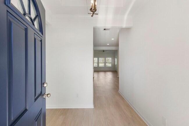 Building Photo - 11828 Whirlaway Dr