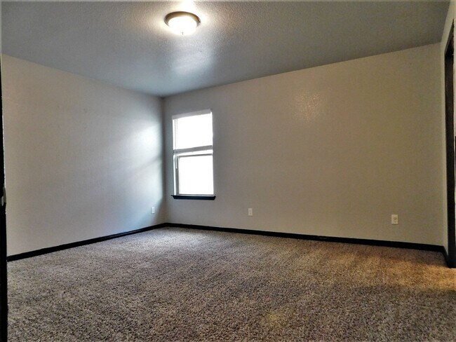 Building Photo - 3405 Addison St