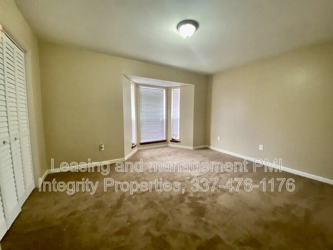 Building Photo - 1761 Boulevard De Province