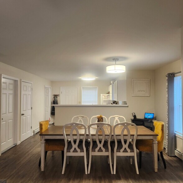 DINNING ROOM - 70 Naugatuck St