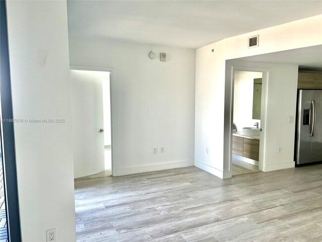 Building Photo - 121 NE 34th St