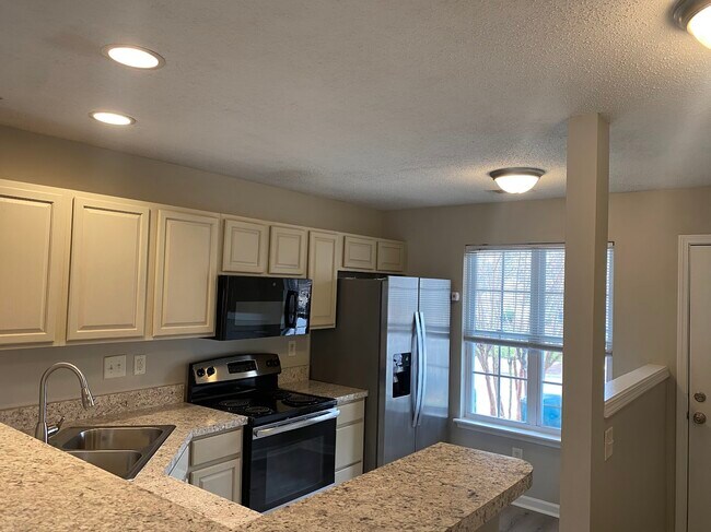 Building Photo - 160 Portestowne Way