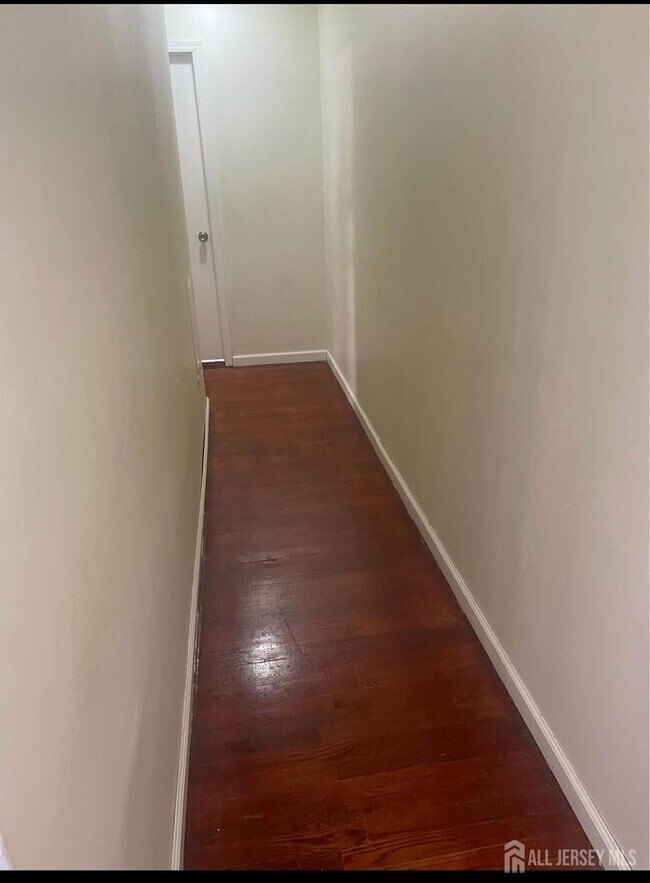 Building Photo - 254 College Dr