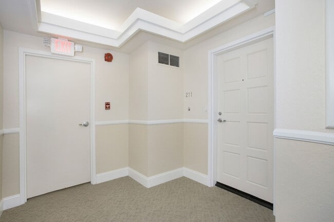 Building Photo - 240 Nice Ln