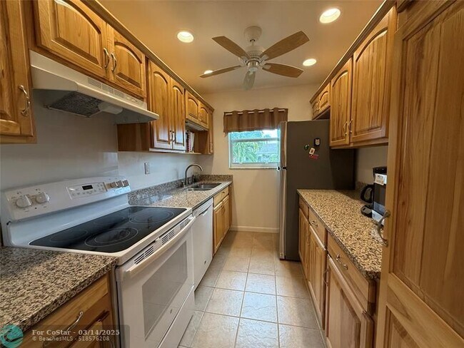 Building Photo - 1397 High Point Way