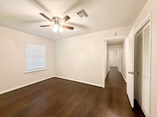 Building Photo - Beautiful and Spacious 4/1 Near Northside ...