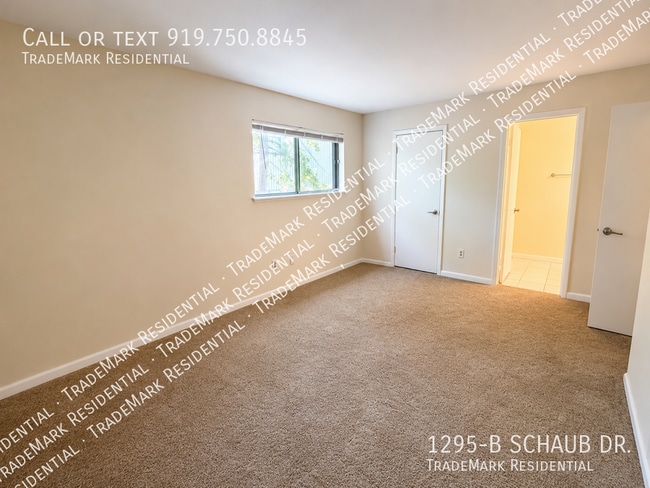 Building Photo - 1295 Schaub Dr