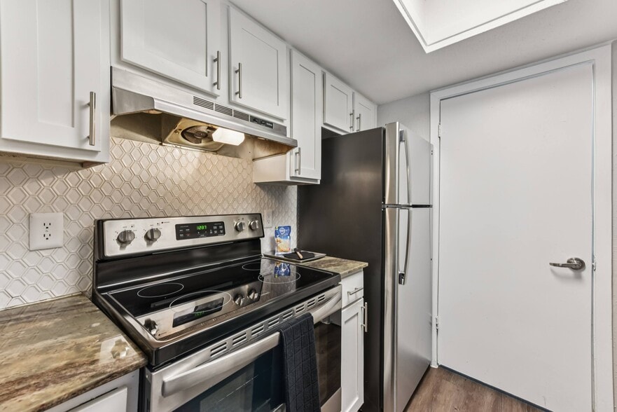 Building Photo - The Lantern Apartments