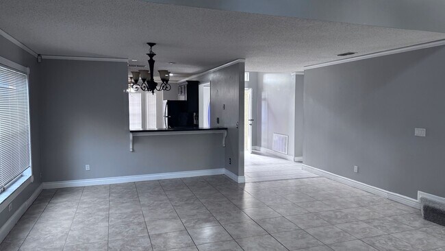 Building Photo - 2645 River Ridge Dr