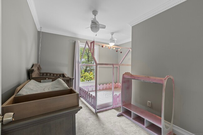 Building Photo - 36 Carriage House Dr