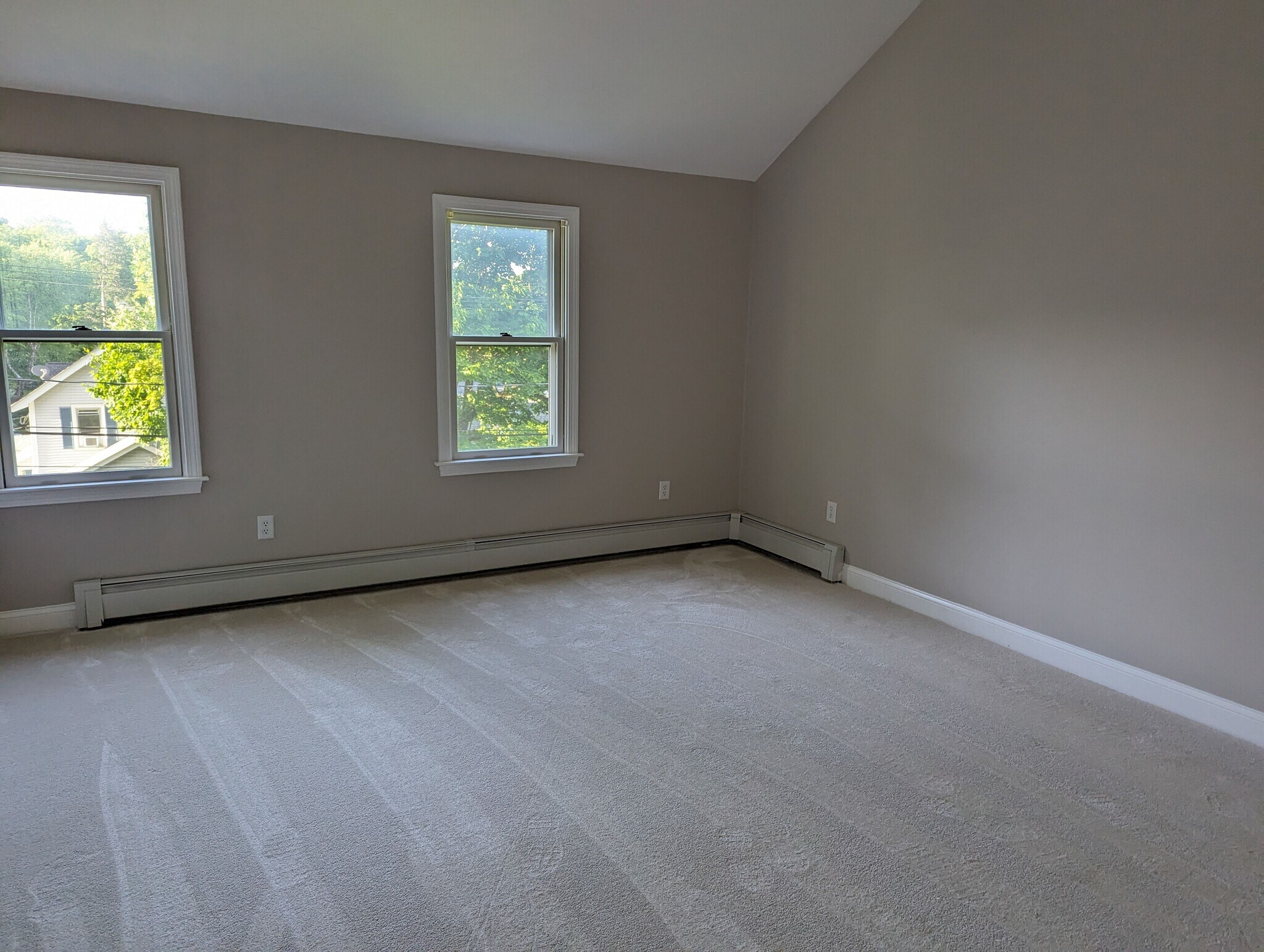 Building Photo - 202 Dale St