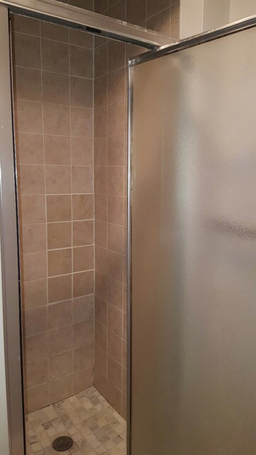 1st Floor Bathroom View #3 - 524 N 33rd St