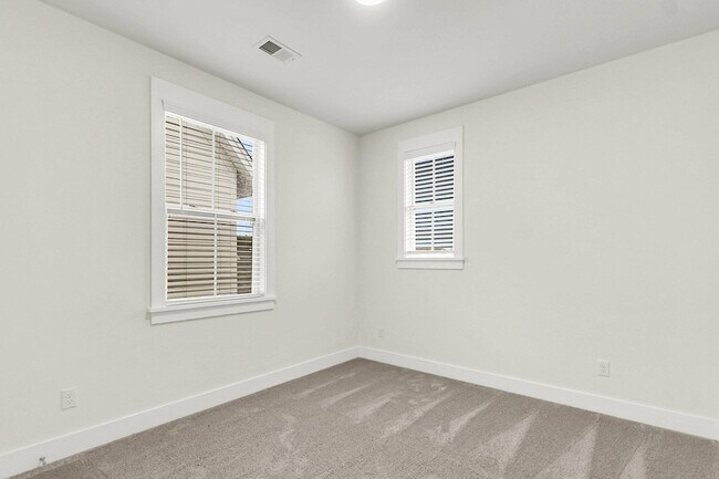 Building Photo - 254 Symphony Ave
