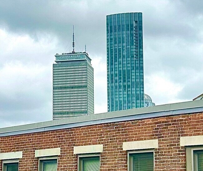 Building Photo - 70 Fenway