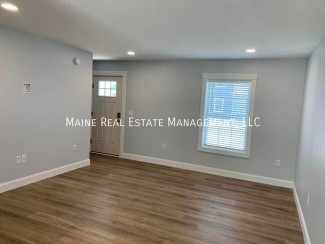 Building Photo - 208 Rocky Rdg Dr