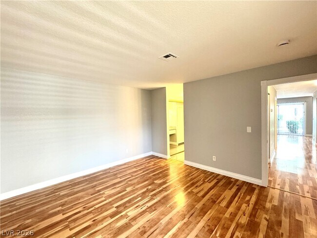 Building Photo - 6250 W Flamingo Rd