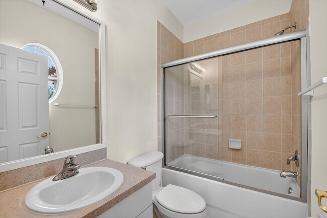 Building Photo - 2947 Hope Valley St