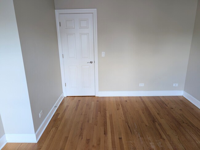 Building Photo - 142 Elmwood Ave