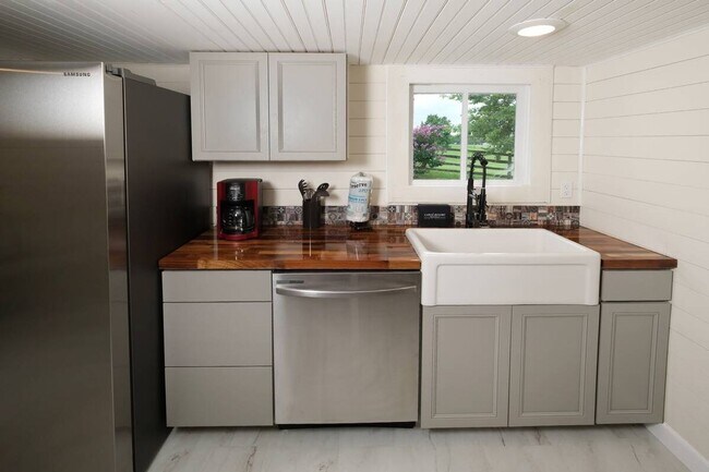 Building Photo - The Fancy Little Farmhouse