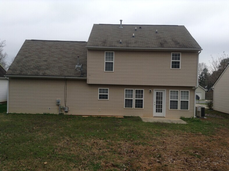 Building Photo - 139 Ashmont Dr