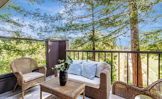 Building Photo - Welcome to your own "Four Seasons Resort" ...