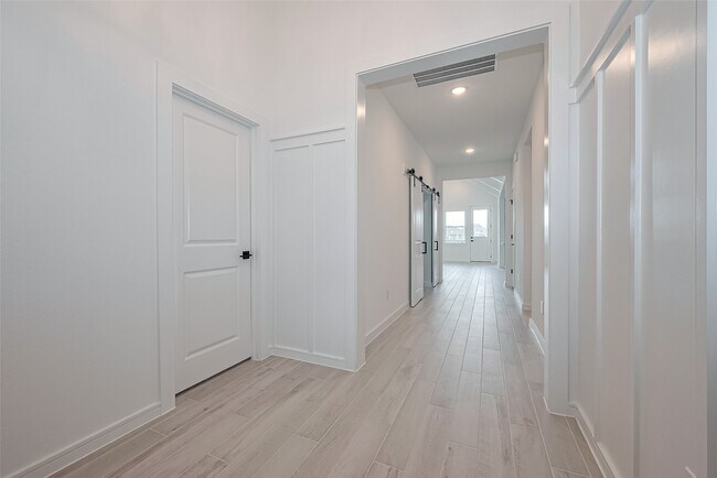 Building Photo - 2627 Clapbread Ln
