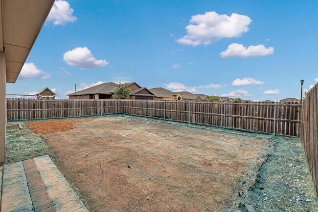 Building Photo - 5 Brooks Ranch Rd