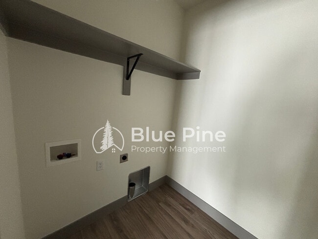 Building Photo - 5133 Beach Dr