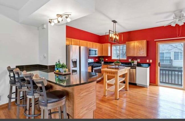 Building Photo - 143 Monarch Dr