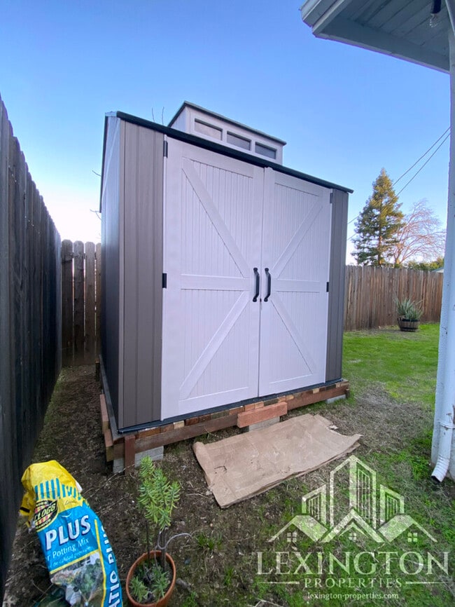 Building Photo - Charming, Orangevale Home with Spacious Yard! – 3BD/2BA