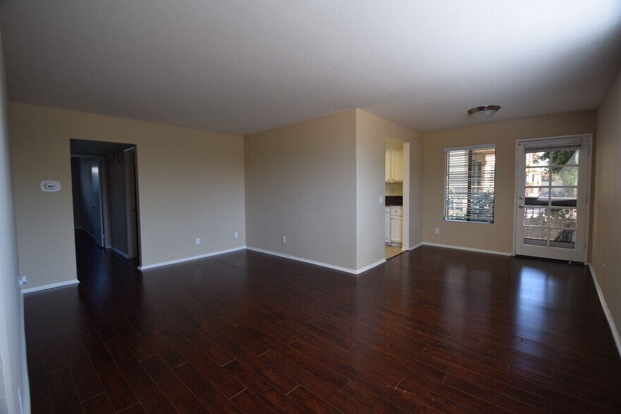 Building Photo - 12352 Burbank Blvd