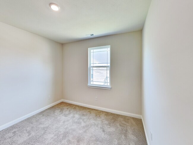 Building Photo - 8842 Faulkner Dr