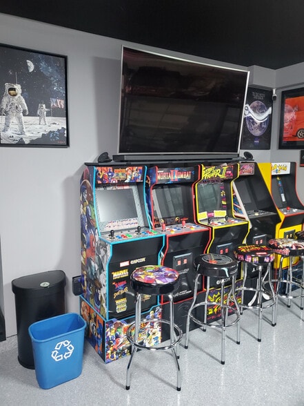 Building Photo - 22956 Scribner Dr