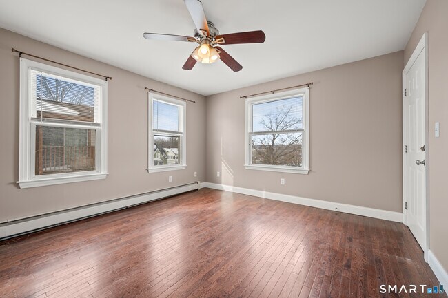 Building Photo - 246 S Orchard St