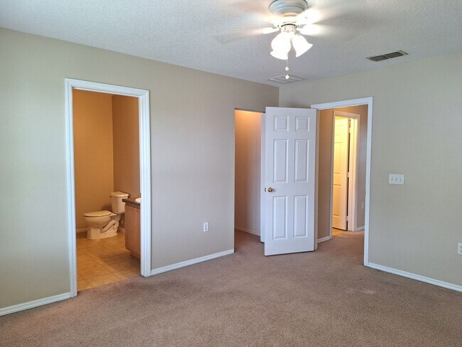 Building Photo - 2BR 2.5BA LANDINGS AT SUGAR MILL TOWNHOME